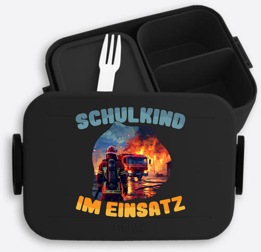 Brotdose zur Einschulung – Feuerwehr Schulkind im Einsatz mit Name - Nordic Black