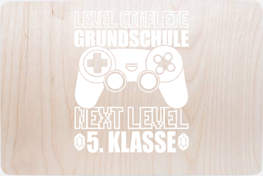 Erinnerungsbox Level Complete 5. Klasse mit Name - Holz