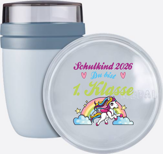 Personalisierte Tasse Schulkind 2026 – Pferd & Regenbogen - Nordic Blue