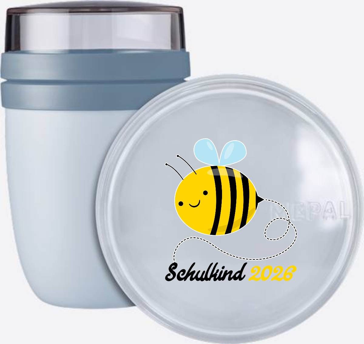 Schulkind 2026 Tasse mit Biene – Geschenk zur Einschulung - Nordic Blue