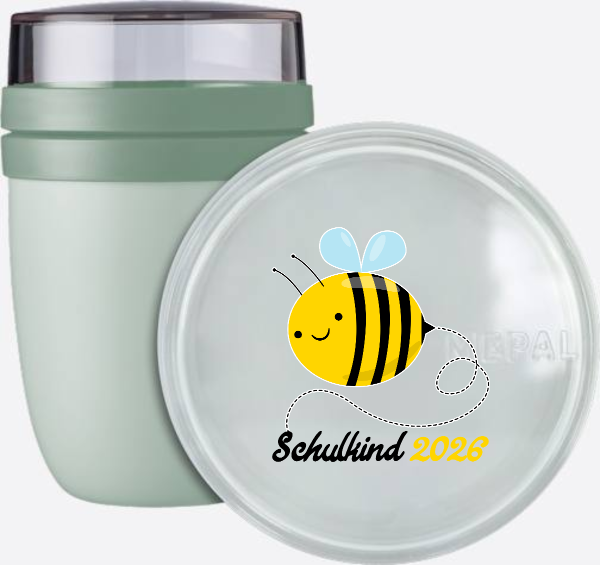 Schulkind 2026 Tasse mit Biene – Geschenk zur Einschulung - Nordic Sage