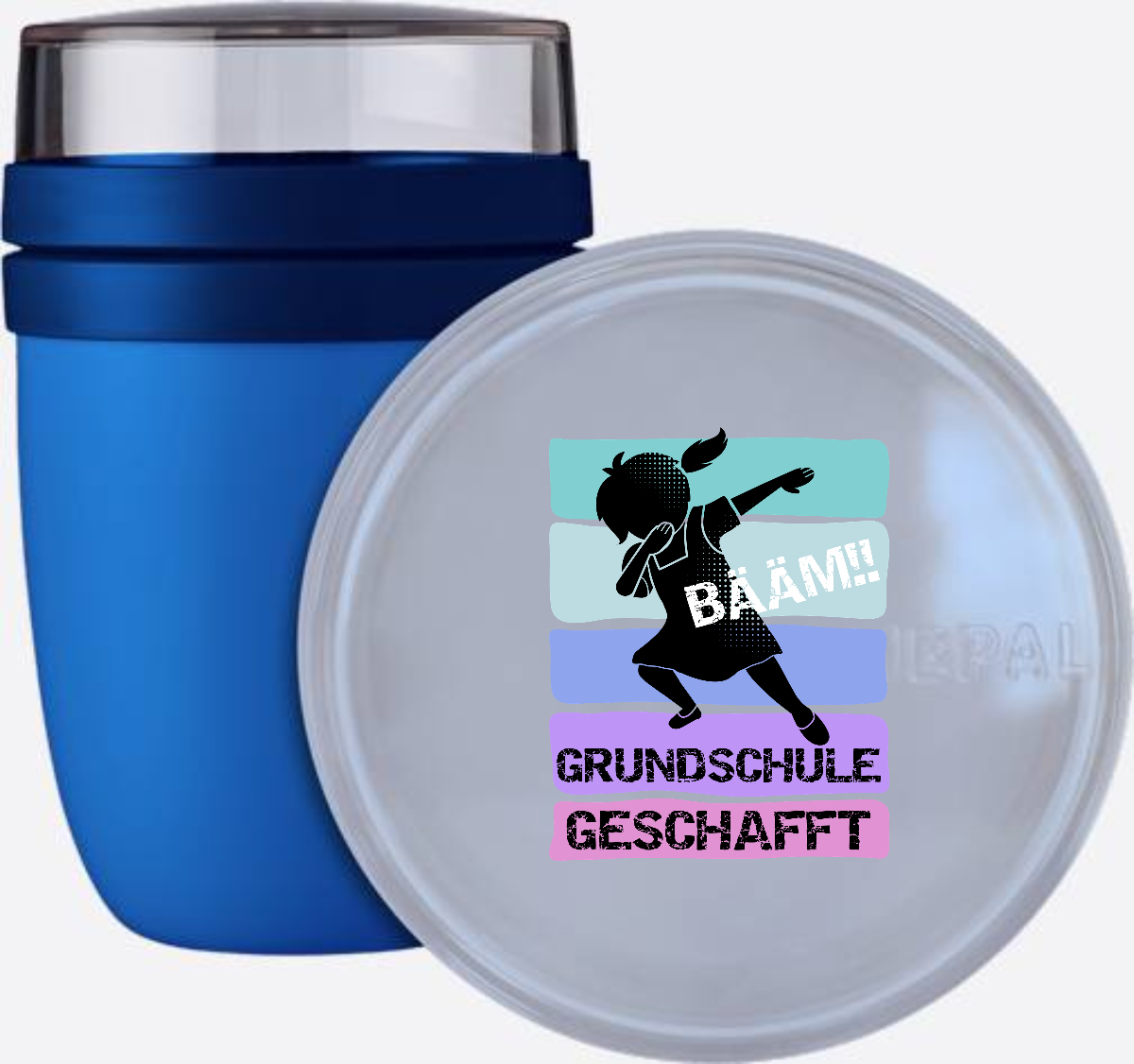 Tasse „Bääm! Grundschule geschafft“ für Mädchen mit Namen - Vivid Blue
