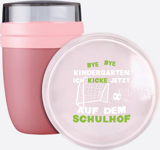 Tasse Einschulung – Bye Bye Kindergarten Fußball mit Name - Vivid Mauve