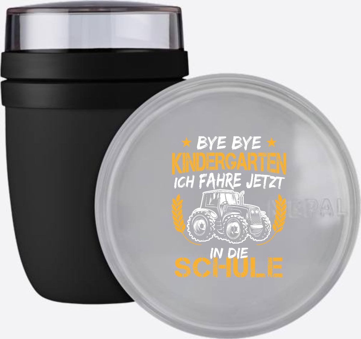Tasse Einschulung – Bye Bye Kindergarten Traktor Weiß Orange - Nordic Black