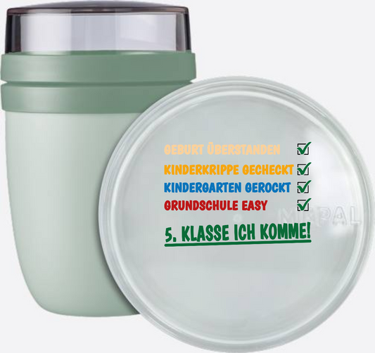 Tasse "Grundschule überstanden – 5. Klasse" mit Name - Nordic Sage