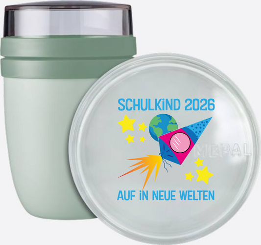 Tasse Schulkind 2026 – Auf in neue Welten mit Name - Nordic Sage