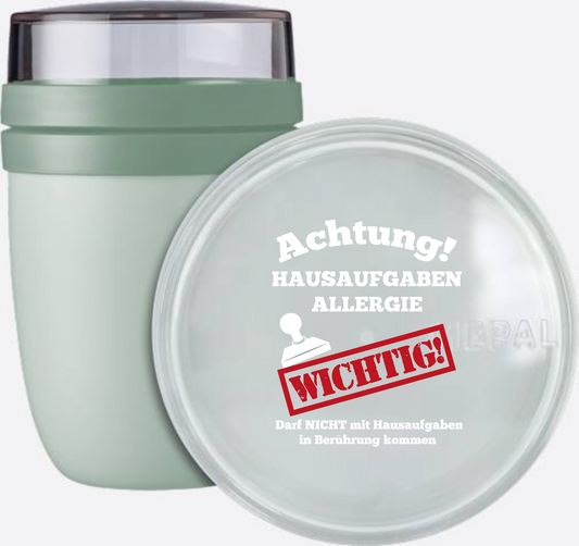Tasse zur Einschulung: Hausaufgaben-Allergie mit Name - Nordic Sage