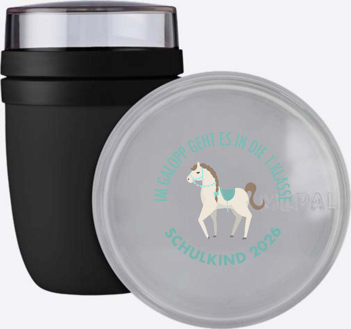 Tasse zur Einschulung: Im Galopp Schulkind 2026 mit Name - Nordic Black