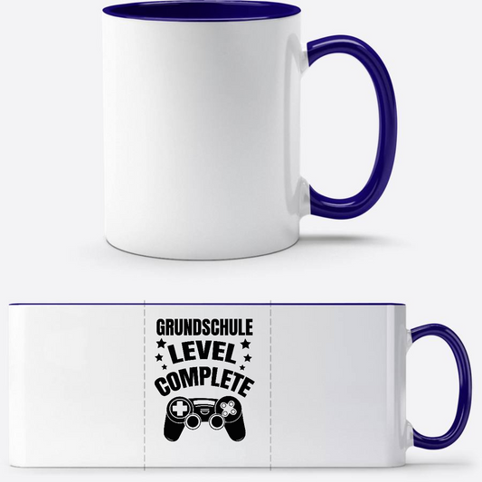 Tasse zur Einschulung: Level Complete schwarz mit Name - Weiß/Dunkelblau